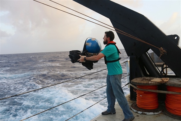NOAA Research Celebrates World Ocean Day Exploring Ocean Data